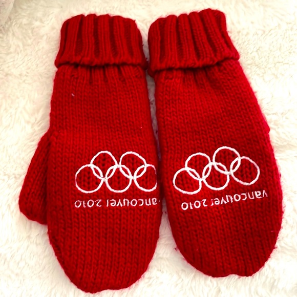 Original winter Olympics Vancouver 2010 red mitts mittens gloves - Picture 2 of 7